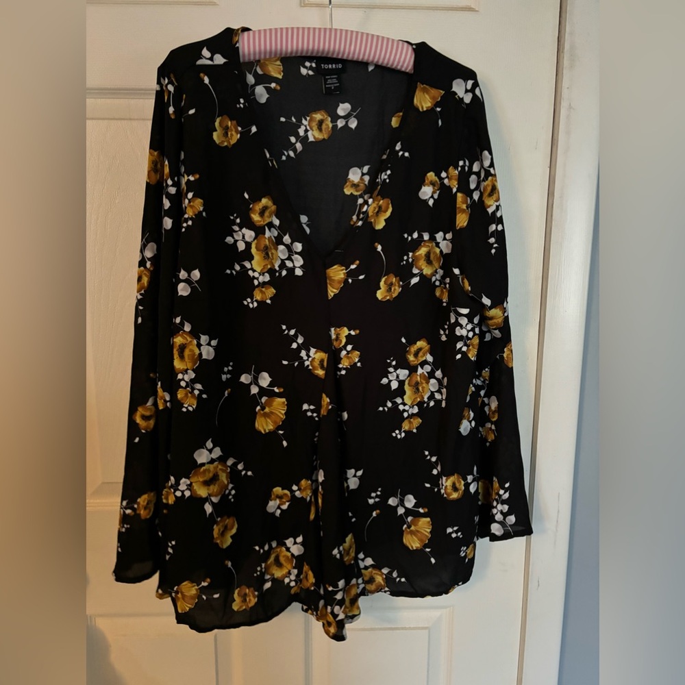 Torrid blouse sz 2